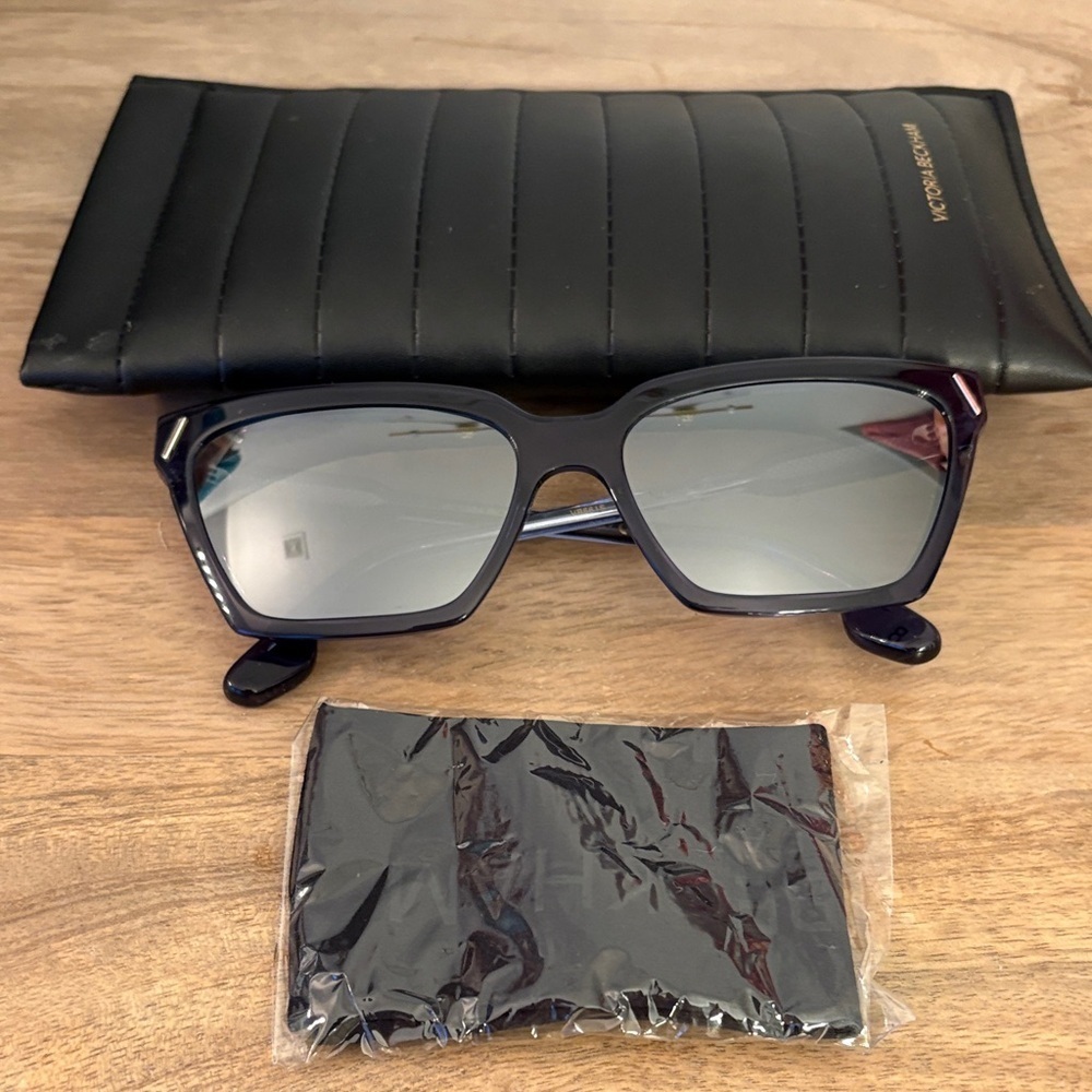 Victoria Beckham Dark Blue Sunglasses